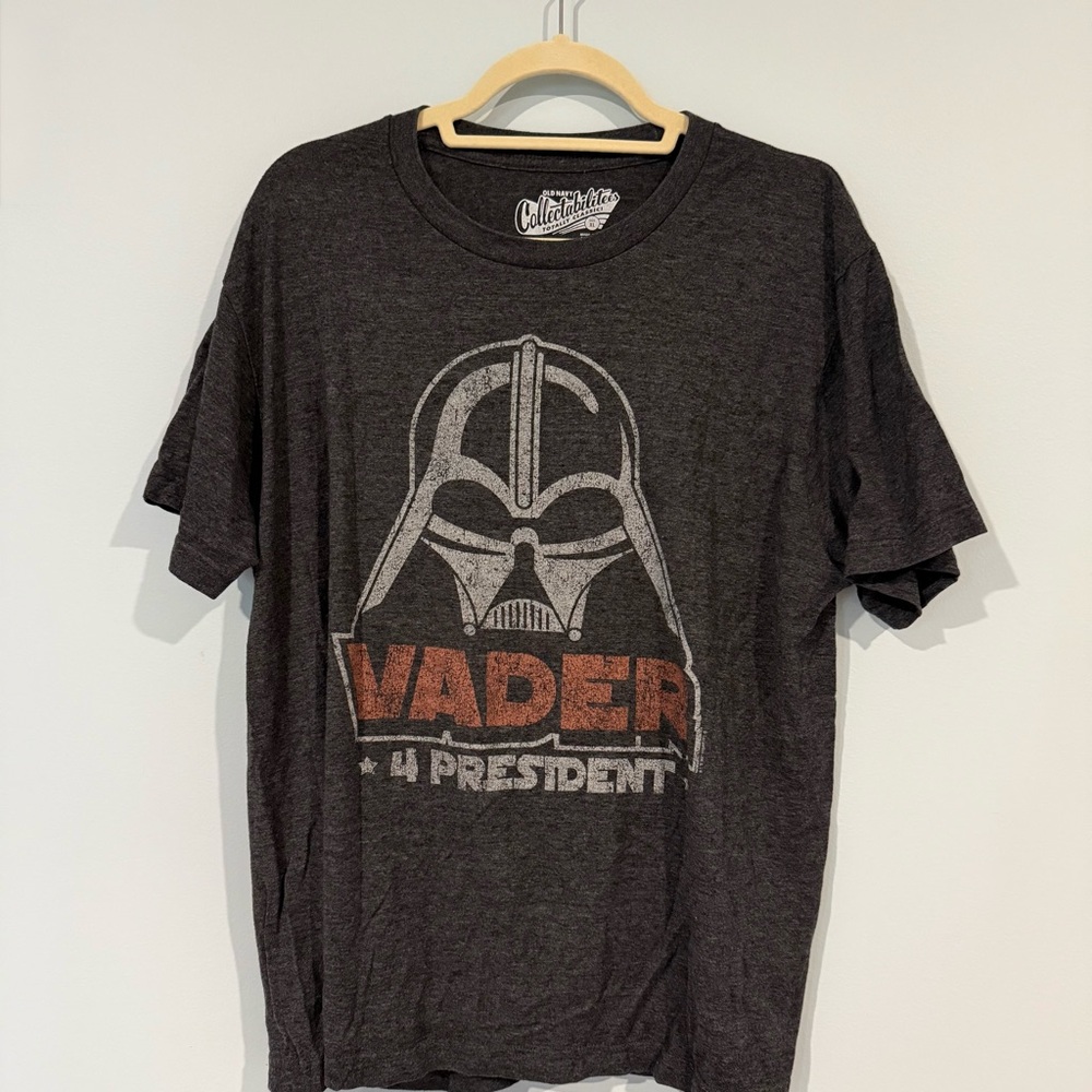Old Navy Dark Vader 4 President Gray Graphic Tee